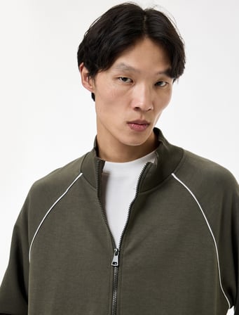 Uzun Kollu Çizgi Detaylı Cepli Pamuklu Dik Yaka Fermuarlı Sweatshirt