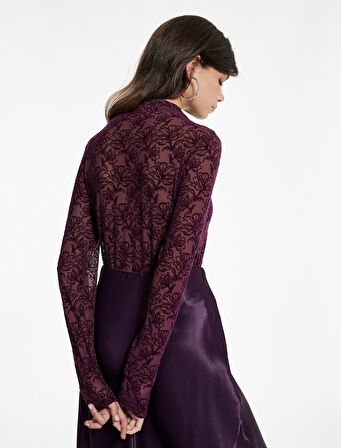 Slim Fit Uzun Kollu Hafif Dik Yaka Transparan Dantelli Tişört