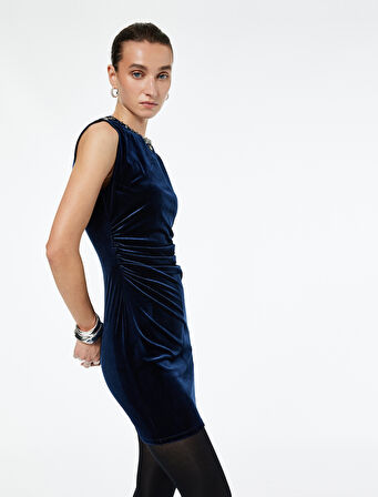 Kolsuz İşleme Detaylı Bisiklet Yaka Slim Fit  Elbise