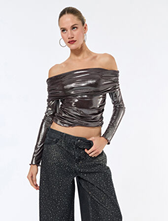 Uzun Kollu Drapeli Metalik Parlak Omzu Açık Bluz