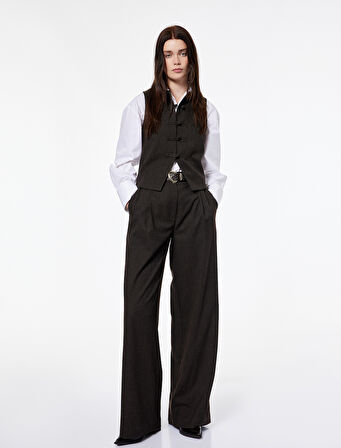 Koton X Şahika Ercümen - İlmek Kapama Detaylı Yuvarlak Yaka Yelek