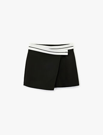 Çizgili Kemer Detaylı Asimetrik Kesim Mini Şort Etek