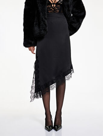 Asimetrik Kesim Dantel Detaylı Midi Saten Etek