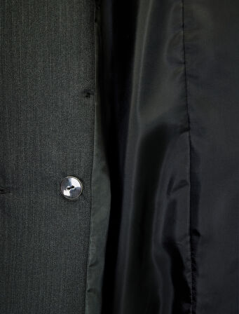 Kruvaze Yaka Uzun Kollu Cep Detaylı Düğmeli Blazer Ceket