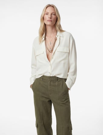 Regular Fit Uzun Kollu Kapaklı Cep Detaylı Saten Crop Gömlek