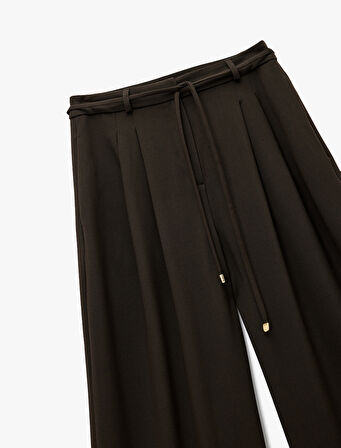 Pile Detaylı Cepli Kemerli Geniş Paça Palazzo Pantolon