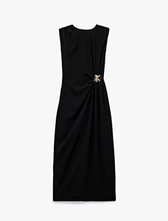 Bisiklet Yaka Yırtmaçlı Kolsuz Aksesuar Detaylı Midi Boy Kalem Elbise