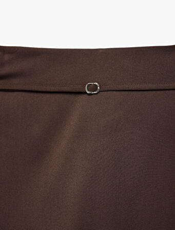 Kemer Detaylı Viskon Karışımlı Mini Şort Etek