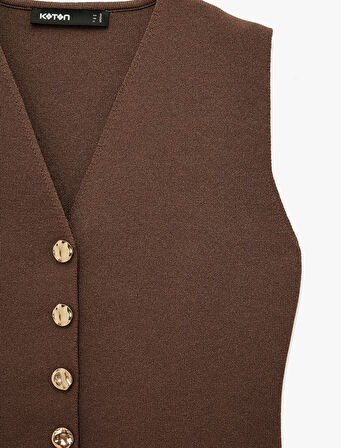 Gold Düğme Detaylı V Yaka Triko Yelek