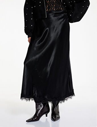 Slim Fit Dantel Detaylı Uzun Saten Etek