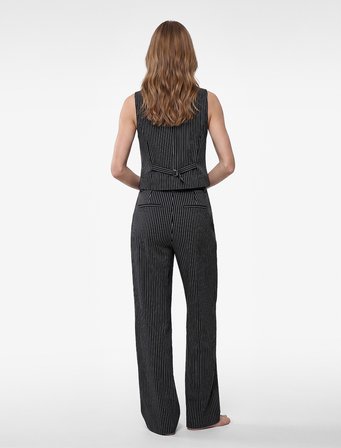 Regular Fit V Yaka Düğmeli Kolsuz Yelek