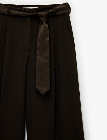 Cepli Kuşak Kemer Detaylı Geniş Paça Palazzo Pantolon