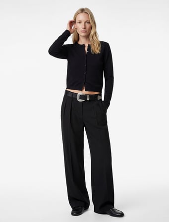 Uzun Kollu Düğmeli Bisiklet Yaka Triko Hırka
