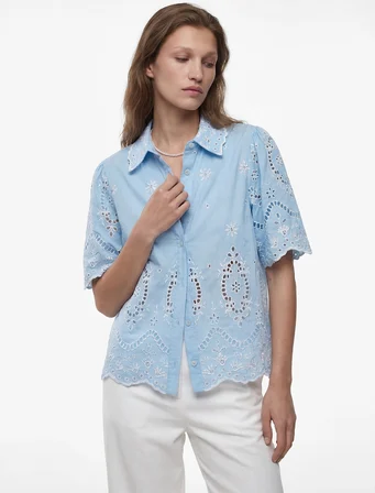 Pamuklu Klasik Yaka Brodeli Kısa Kollu Oversize Gömlek