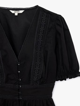 Pamuklu Slim Fit V Yaka Dantelli Kısa Balon Kollu Bluz