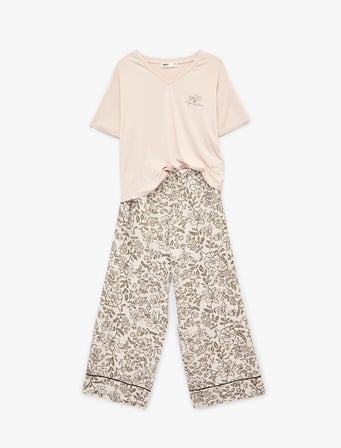 Desenli Kısa Kollu Viskon Pijama Takımı