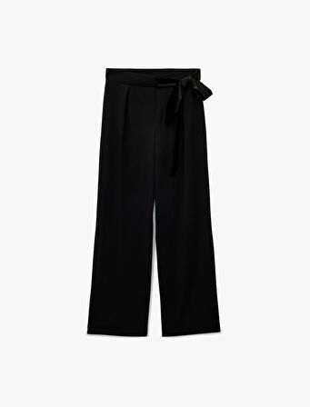 Bağlamalı Saten Fiyonk Detaylı Geniş Paça Kumaş Pantolon