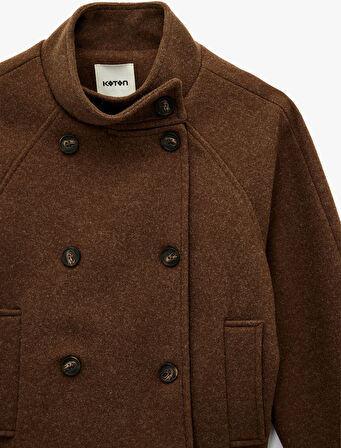 Uzun Kollu Cepli Dik Yaka Düğmeli Kruvaze Kısa Kaşe Mont