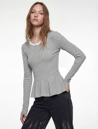 Slim Fit Volanlı Bisiklet Yaka Biyeli Düğmeli Uzun Kollu Tişört