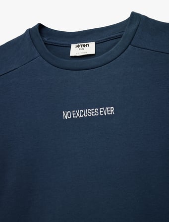 Pamuklu Nakış Detaylı Kısa Kollu Bisiklet Yaka Oversize Tişört