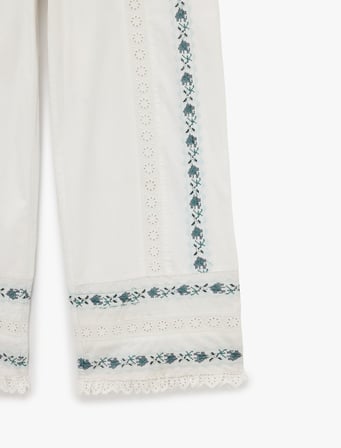 Pamuklu Etnik Motif Detaylı Nakışlı Dantelli Düz Bol Paça Pantolon