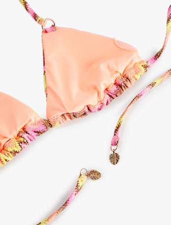 Charm Detaylı Desenli Kroşe Üçgen Bikini Üstü