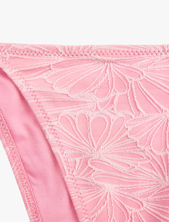 Koton X Sibil Çetinkaya - Yanları İpli Dokulu Çiçekli Bikini Altı