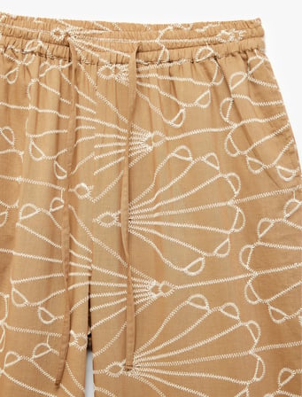 Keten Görünümlü Beli Bağcıklı Etnik Nakış Detaylı Bol Paça Pantolon