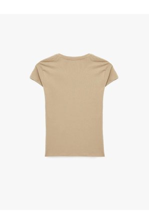 Kahverengi Kadın / Kız Slim Fit Kısa Kollu Bisiklet Yaka Pamuklu Tişört Model Kodu: 6SAK50261EKKahverengi