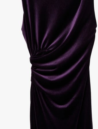 Dik Yaka Slim Fit Kolsuz Drapeli Yırtmaç Detaylı Uzun Bodycon Kadife Elbise