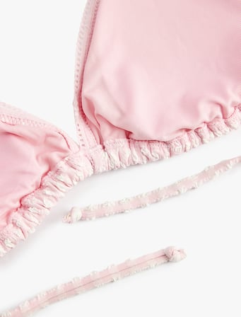 Koton X Sibil Çetinkaya - Boyundan Bağlamalı Dokulu Üçgen Bikini Üstü