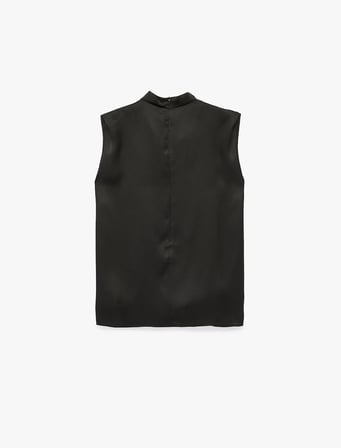 Dik Yaka Kolsuz Drape Detaylı Saten Bluz