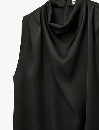Dik Yaka Kolsuz Drape Detaylı Saten Bluz