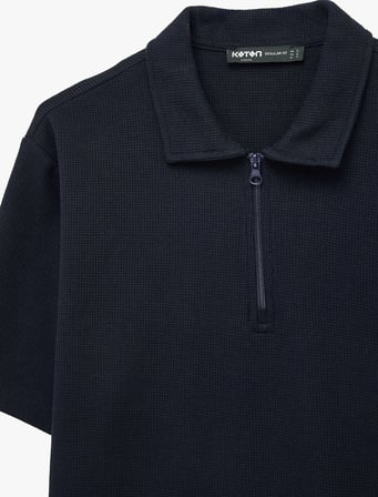 Regular Fit Kısa Kollu Waffle Dokulu Yarım Fermuarlı Polo Yaka Tişört