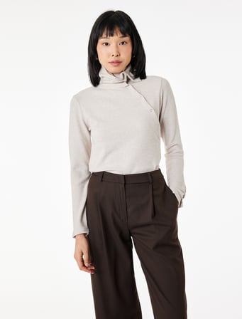 Slim Fit Yumuşak Dokulu Uzun Kollu Düğme Detaylı Dik Yaka Sweatshirt