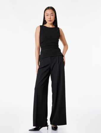 Slim Fit Drape Detaylı Bisiklet Yaka Dokulu Kolsuz Bluz