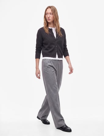 Regular Fit Bisiklet Yaka Uzun Kollu Düğmeli Crop Triko Hırka
