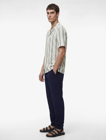 Regular Fit Viskon Karışımlı Cepli Beli Bağcıklı Kumaş Pantolon