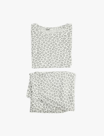 Pamuklu Kısa Kollu Bisiklet Yaka Leopar Desenli Pijama Takımı