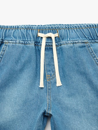 Pamuklu Beli Bağcıklı Rahat Kesim Denim Şort
