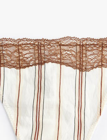 Dantel Detaylı Çizgili Viskon String Külot
