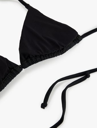Boyundan Bağlamalı İpli Üçgen Taşlı Bikini Üstü