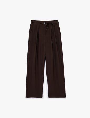 Beli Bağcıklı Cep Detaylı Geniş Paça Kumaş Pantolon