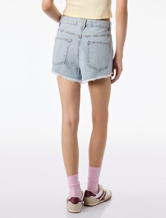 Rahat Kalıp Püsküllü Taş Detaylı Mini Denim Şort