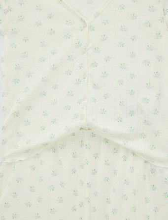 Düğmeli V Yaka Kısa Kollu Desenli Şortlu Pijama Takımı