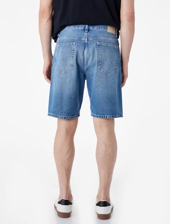 Pamuklu Cepli Bermuda Straight Fit Jean Şort