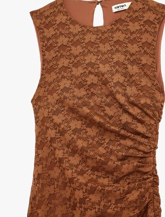 Asimetrik Kesim Slim Fit Kolsuz Bisiklet Yaka Uzun Dantel Elbise