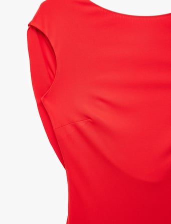 Metal Aksesuarlı Kolsuz Degaje Yaka Bodycon Mini Abiye Elbise