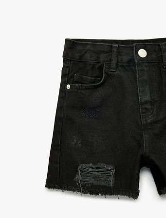 Pamuklu Yıpratılmış Detaylı Saçaklı Denim Şort