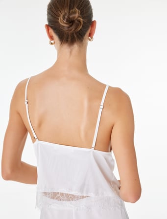 Dantel Detaylı İnce Askılı Pijama Üstü 